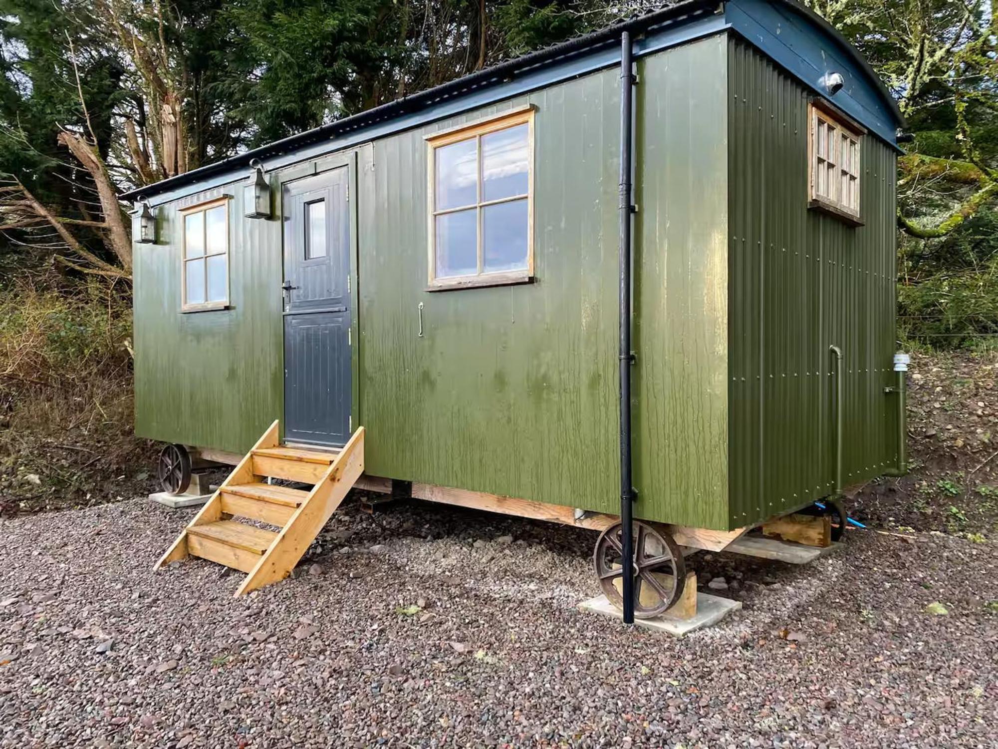 Corry Lodge Estate - Sheperds Huts Or Container Stays With Sea View บรอดฟอร์ด ภายนอก รูปภาพ